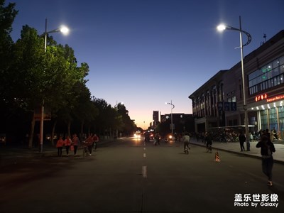 学校的夜景