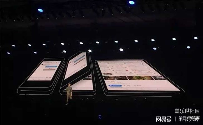 三星折叠屏手机横空出世，你会买吗？