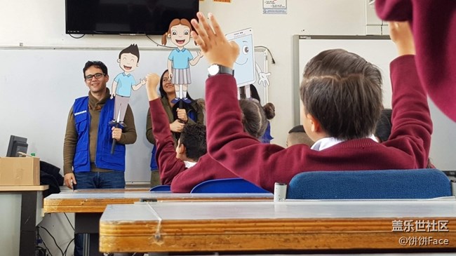 面向所有人的物联网 三星志愿者在哥伦比亚学校举办互动课程 面向所有人的物联网 三星志愿者在哥伦比亚学校举办互动课程