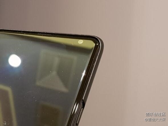 疑似三星S10 5G早期原型机现身