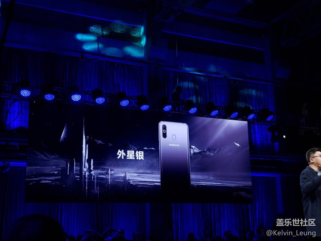 三星A8s，揭开屏幕神秘面纱，Ace王者归来。
