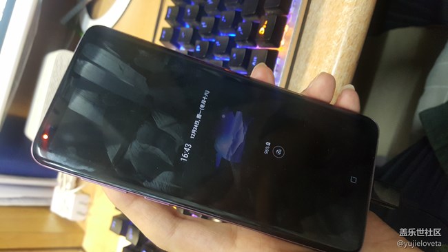 三星S9+手机重启关机问题