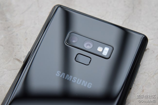 旗舰的最后坚守：三星Galaxy Note9外观简析