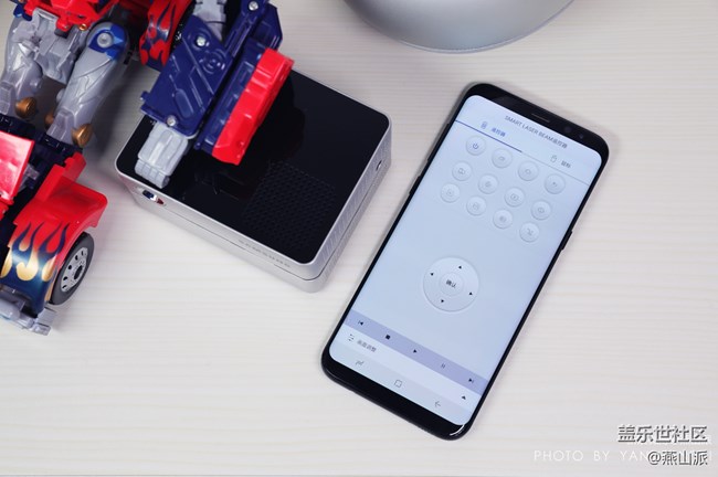 三星智能激光投影仪评测，简直是变形金刚的能量魔方