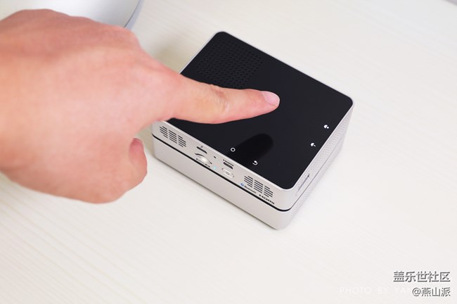 三星智能激光投影仪评测，简直是变形金刚的能量魔方