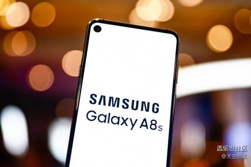 仅售2799元：三星Galaxy A8s掀起中端手机用户新体验