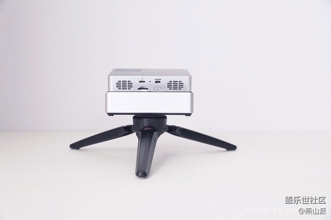 三星智能激光投影仪评测，简直是变形金刚的能量魔方