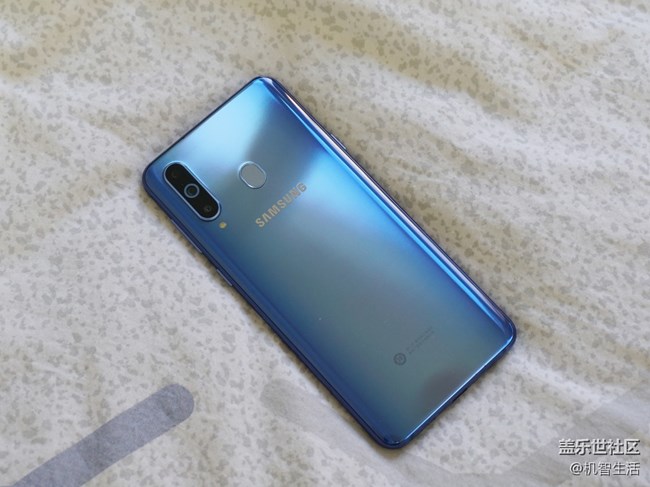 美轮美奂 原来你是这样的渐变色Galaxy A8s