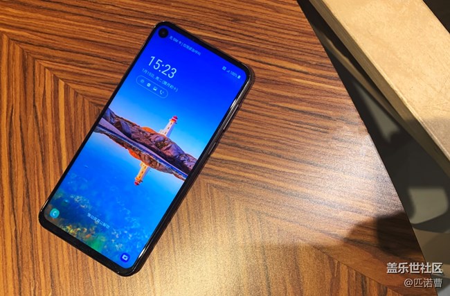 解锁也要有新鲜感 Galaxy A8s智能锁屏功能