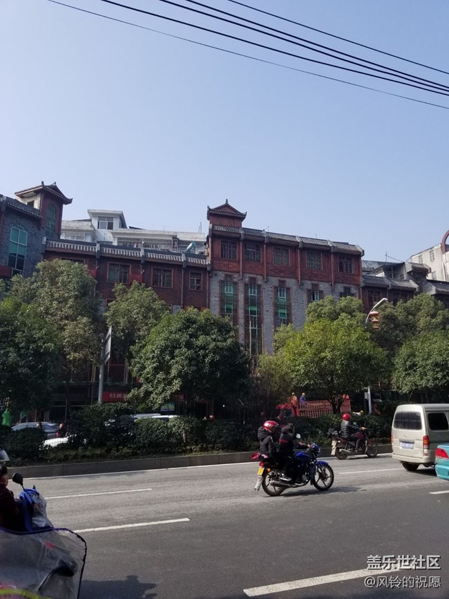 来凤凰古城了