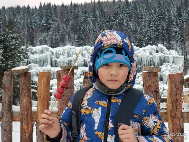 纷纷瑞雪落人间   雪乡迎“星”年