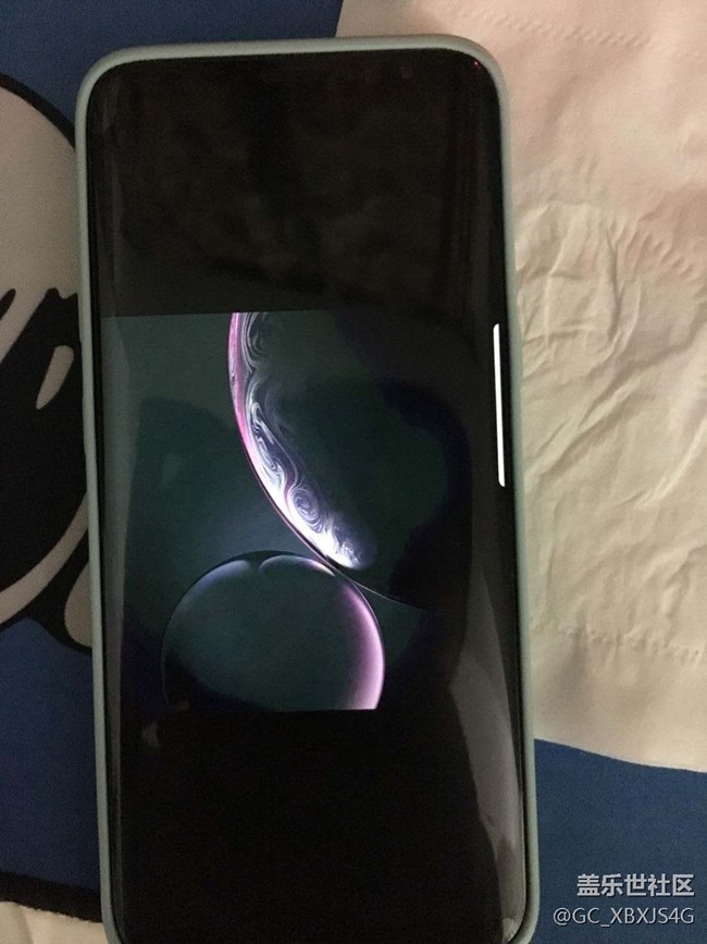 屏幕颜色有问题，特别是黑色过度到灰色