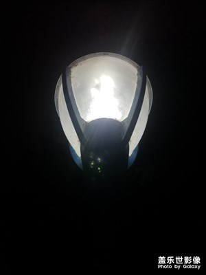 黑夜中的一盏灯