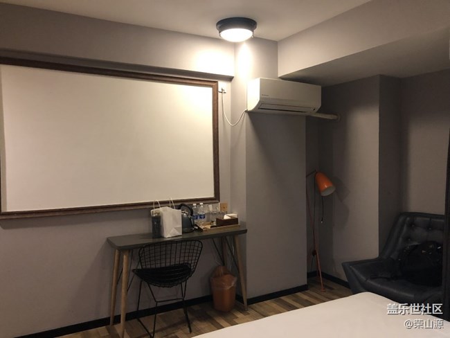 回到宾馆拍摄一波