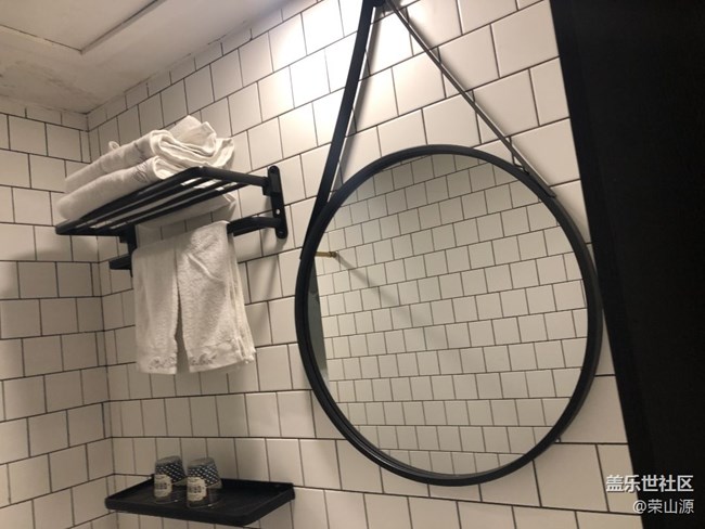 回到宾馆拍摄一波