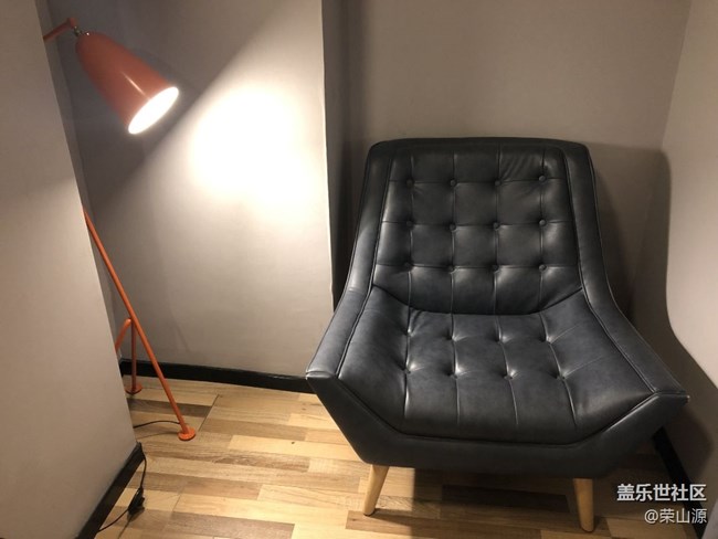 回到宾馆拍摄一波