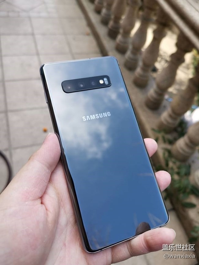 十全九美－－三星S10+陶瓷黑开箱体验