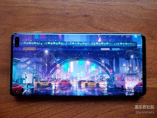 十全九美－－三星S10+陶瓷黑开箱体验