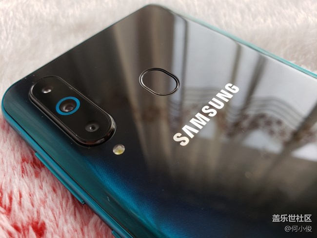 【测评】一份迟到的测评Galaxy A8s-part1-开箱+特色