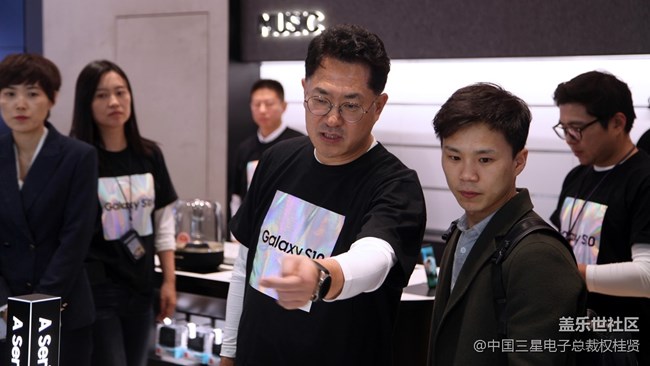 三星Galaxy S10系列首销日 我在三星门店遇见你