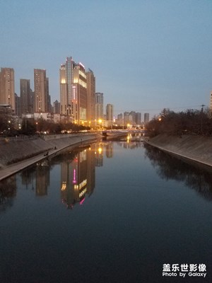 微风和倒影
