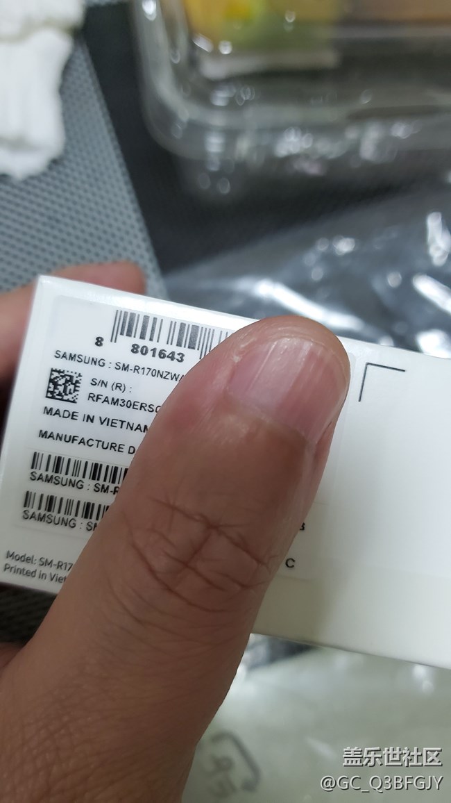 港版512赠送Buds入耳及与airpods 简单对比 港版512赠送Buds入耳及与airpods 简单对比