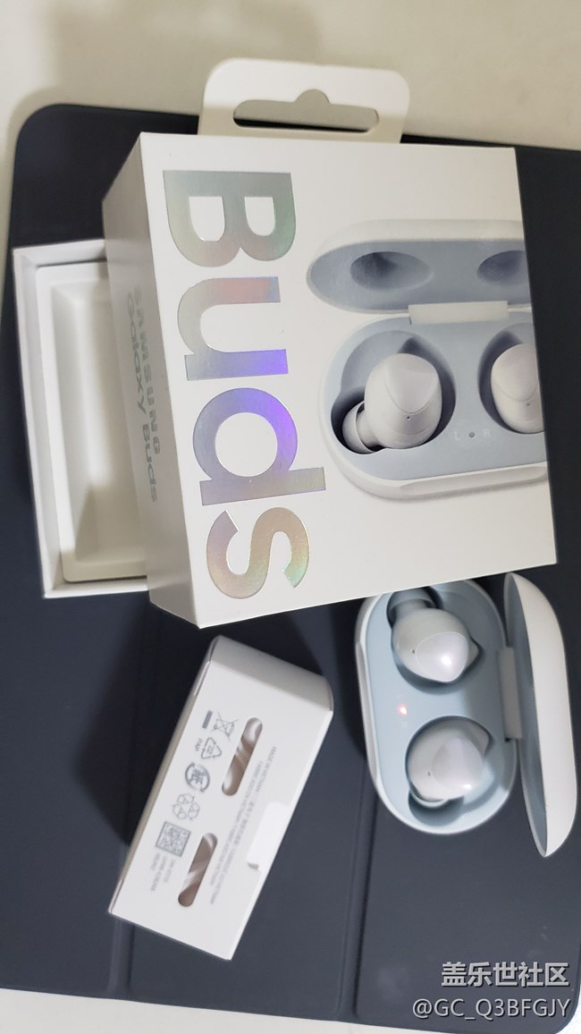 港版512赠送Buds入耳及与airpods 简单对比 港版512赠送Buds入耳及与airpods 简单对比