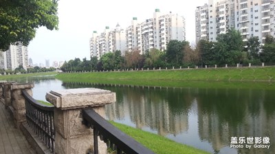 河边
