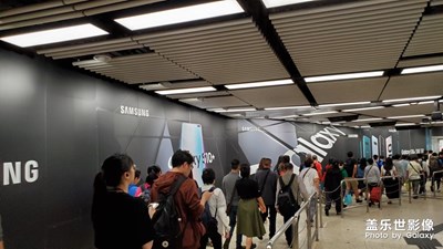 s10在HK的广告