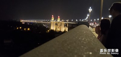 认真努力想拍出好照片