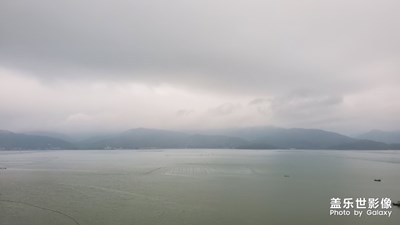 雨后的海边早上