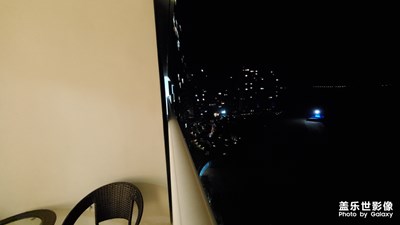 晚上的海