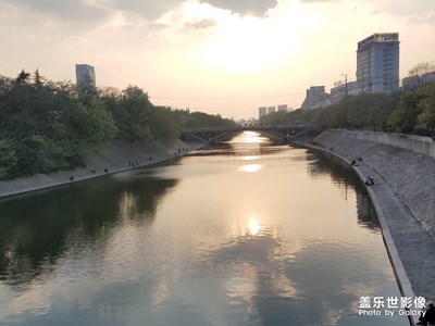 暮光中的桥