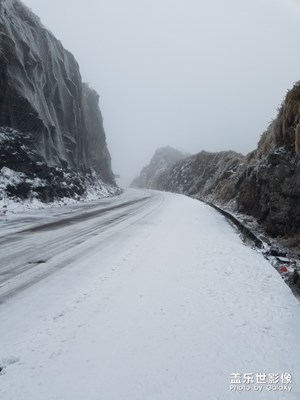 【在路上】+看冬天到来的第一场雪