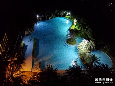 三亚万科湖畔度假公园的泳池