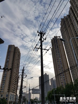 城市早晨的路口