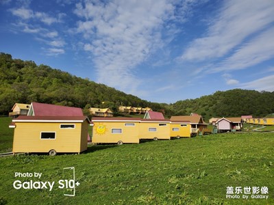 关山牧场之美丽的房车营地