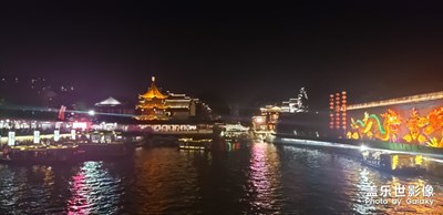 秦淮河畔