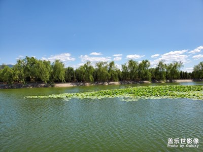 天气真棒，天上的云很漂亮