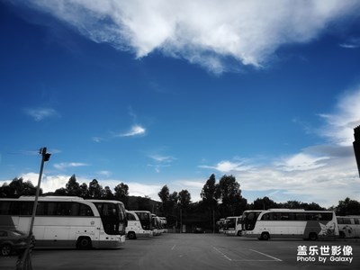 天空格外的蓝
