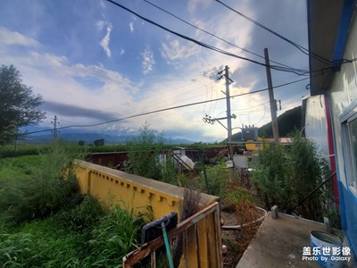 阴雨连绵的乡村