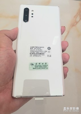 白色NOTE10 + 5G版洁白如玉