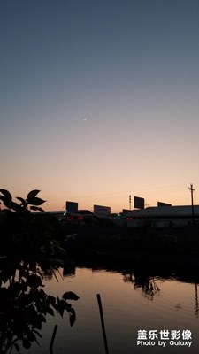 月牙弯弯