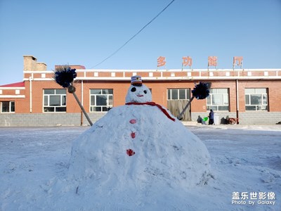 孩子们的创意雪人