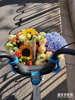 明天生日，今天收到一篮鲜花，谢谢