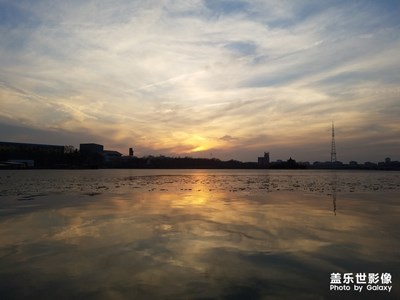 远处夕阳