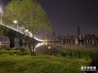 昨夜武汉的楚河汉街