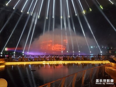 【精彩翻倍】夜色下的深坑酒店