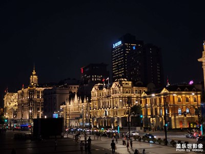 又到外滩看浦江两岸夜景