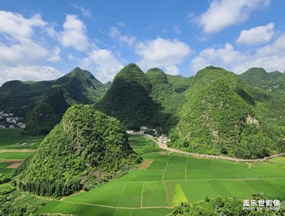 万峰林+马岭河峡谷+万峰湖+玉皇顶